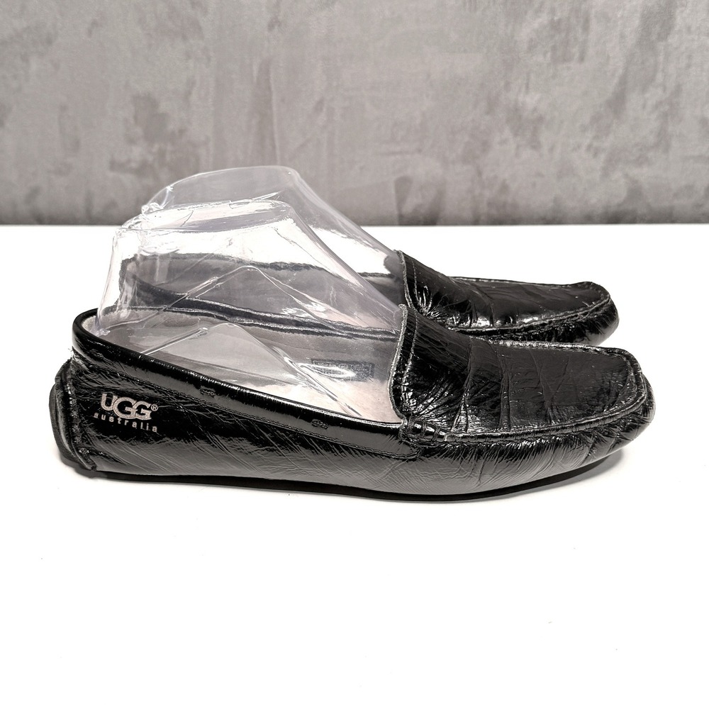 UGG Loafers Womens Sz 7 Black Patent Leather Shearling Lined Driving Moc Comfort